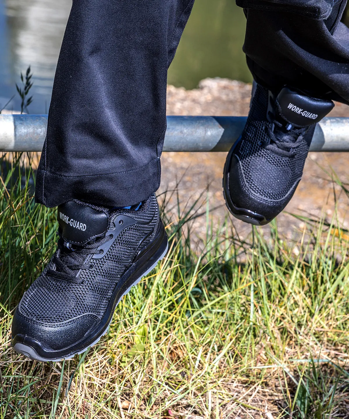 All-black safety trainer | Black