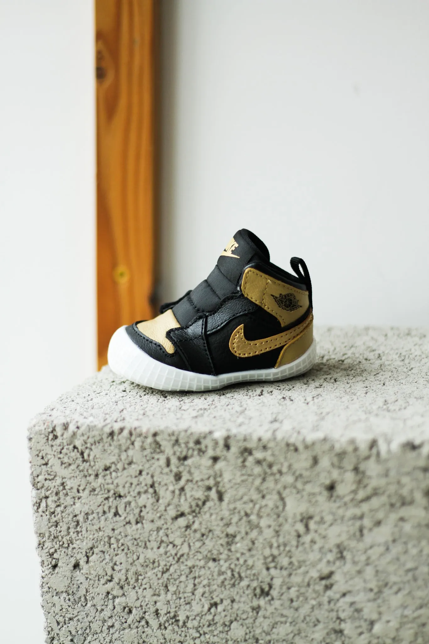 JORDAN 1 BOOTIE (CB) "METALLIC GOLD"