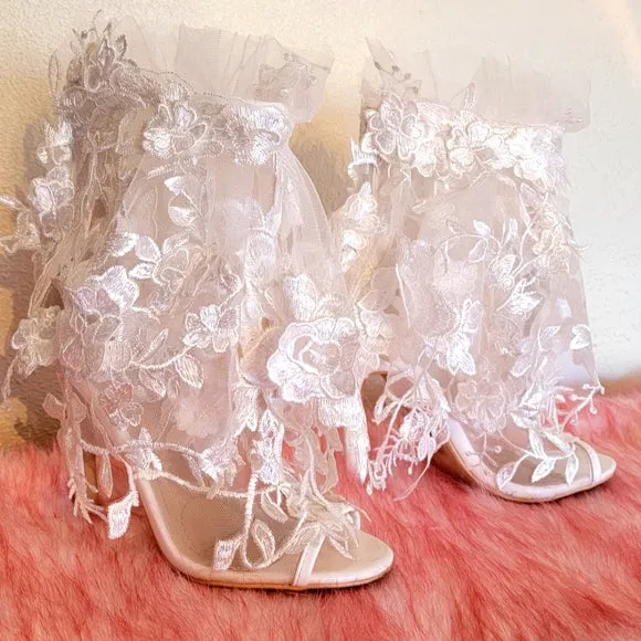 "ESSEX" White Lace Ankle Booties