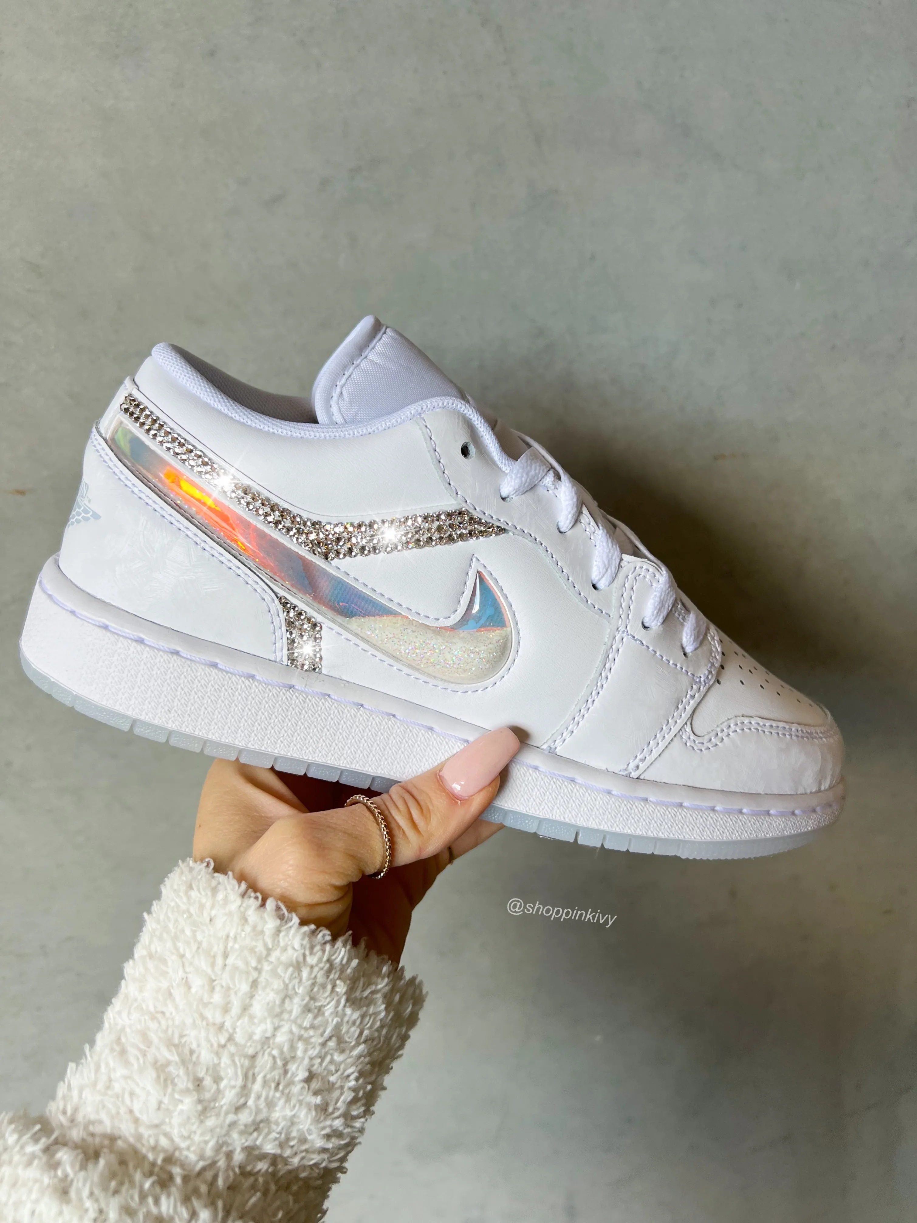 Special Edition Swarovski Women’s Air Jordan 1 Low Shoes