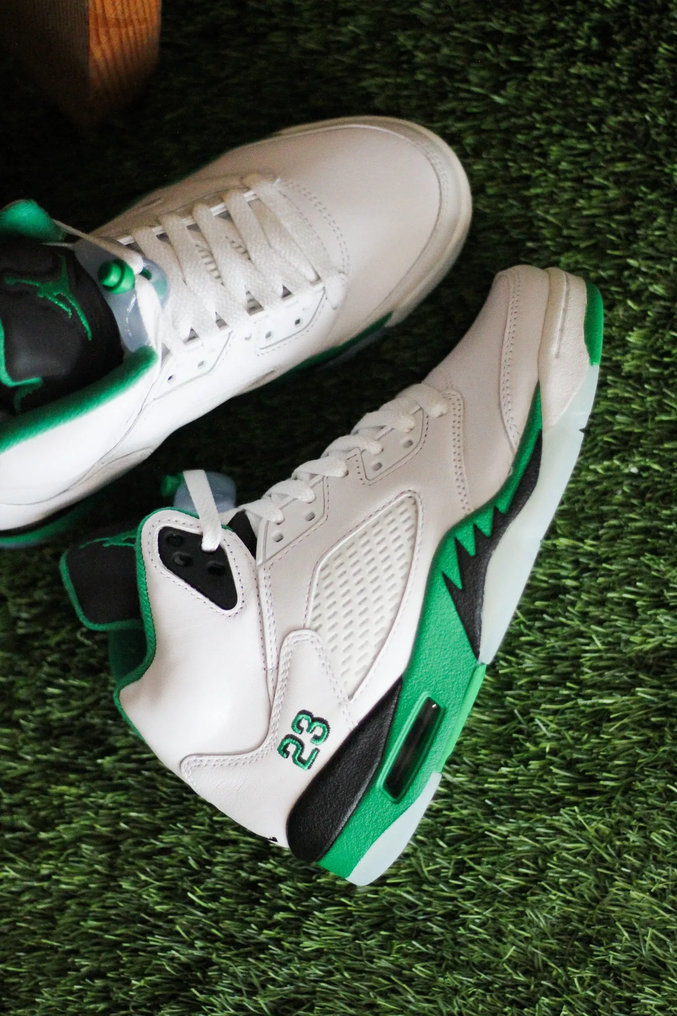 W AIR JORDAN 5 RETRO "LUCKY GREEN"