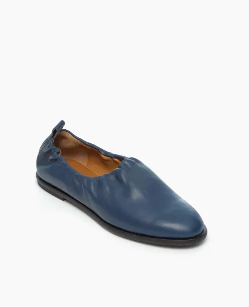 Yano Classic Slip On Flat In Savana Jeans